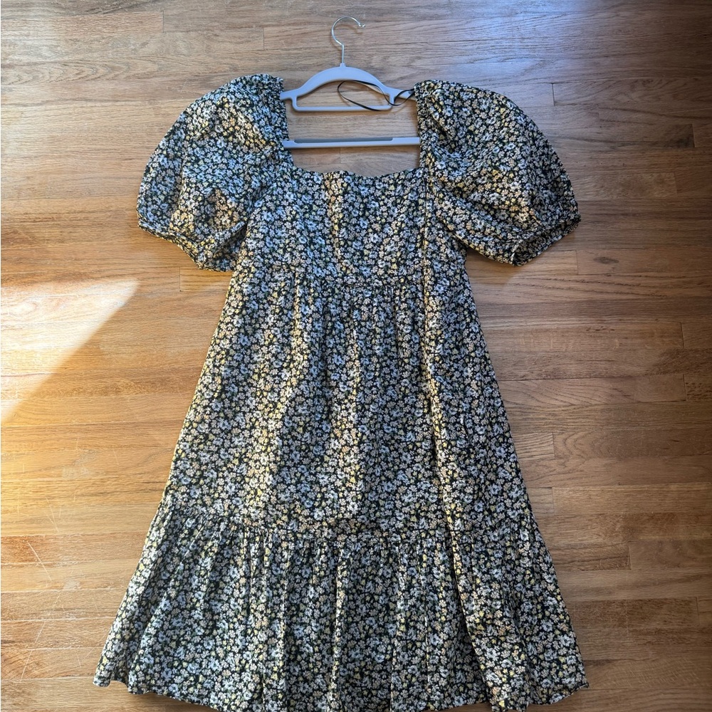 Uniqlo Blue and White Tiered Sundress with Puff Sleeves
